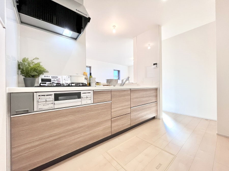 �L�b�`���@���������Ȃ���ł����Ƒ��Ƃ̉�b���y���߂�ΖʃL�b�`��