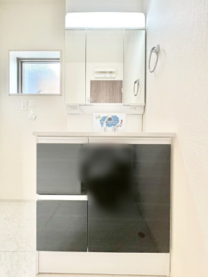 ���ʑ�E���ʏ��@�O�ʋ��̗��ɁA���ϕi��q���p�i�Ȃǂ����[�\�B���ʑ����������ƕۂ��܂��I  