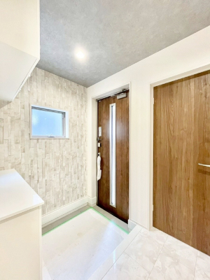 ���ց@�K���X�X���b�g�̓��������փh�A�������Ɍ���͂��Ă���܂�