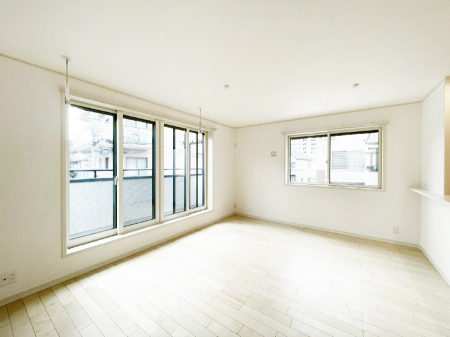 rO@oRj[ɖʂ邢kcj͉Ƒ݂Ȃ̉K