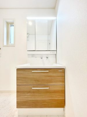 ʑEʏ@X^COɕ֗ȎOʋA~[LrlbgōׂXbL