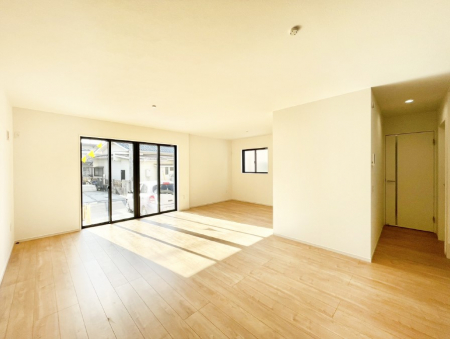 ���̑����ρ@�Ƒ��̏Ί炪���R�Ɛ��܂�Ă���A����ȕ��͋C�̃_�C�j���O�Ɏd�オ���Ă��܂��B