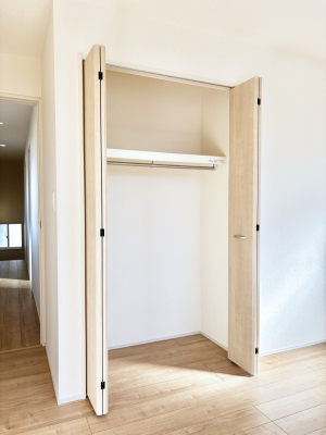 ���[�@�m���̃N���[�[�b�g�B���s��������̂Ō���̈ߗނ�����������܂�܂��B