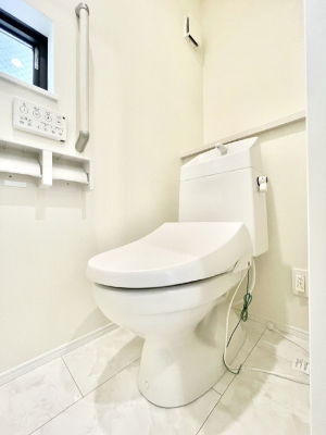 �g�C���@�g�C����1�K��2�K���ꂼ��ɔz�u����Ă��ĂƂĂ��֗��ł��B 