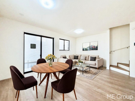 ���r���O�@�傫�ȑ����炽���Ղ�̗z���ƕ����������郊�r���O���Ƌ��CG�ł�  