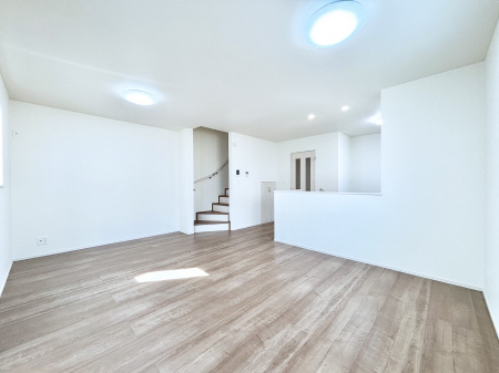 ���̑����ρ@�i�`�������e�C�X�g�̗D�����_�炩���F�g���̃t���[�����O���f�G�ȃ��r���O�ł��ˁB