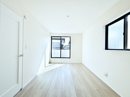 ���̑����ρ@�o���R�j�[���J�������v���X���Ă����m��