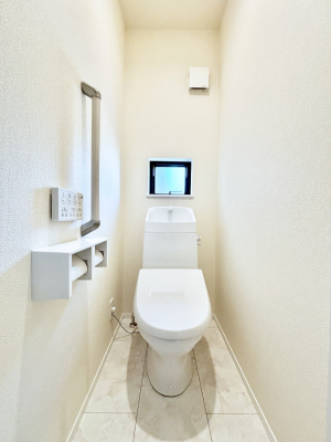 �g�C���@�E�H�V�����b�g�t���g�C����1�K��2�K���ꂼ��ɔz�u����Ă��ĂƂĂ��֗��ł��B 