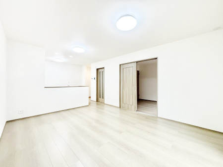 ���̑����ρ@�Ƒ��̏Ί炪���R�Ɛ��܂�Ă���A����ȕ��͋C�̃_�C�j���O�Ɏd�オ���Ă��܂�