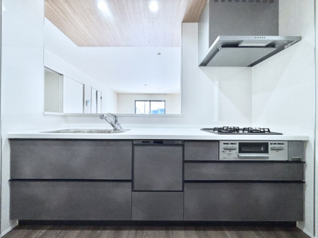 �L�b�`���@���r���O�����n����l�C�̃J�E���^�[�L�b�`���B �Ƒ��������Ȃ���Ǝ������邱�Ƃ��ł��܂��B