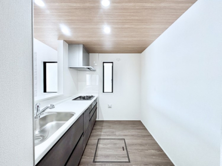 �L�b�`���@�|�b�v�A�b�v�V�䂪�f�G�ȃL�b�`���I��������̂ō̌����Ƃꊷ�C�ɂ��𗧂��܂��B