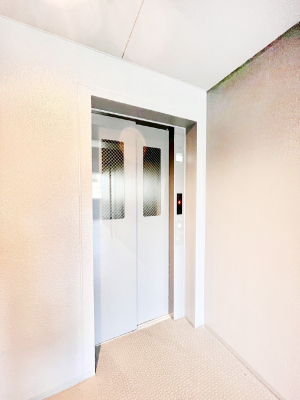 ���̑����ρ@�G���x�[�^�[������̂ŉו��̑����������S�ł���