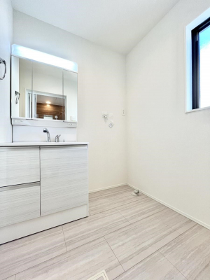 ʑEʏ@Ă̂ŎC̑ꏊłCłKłB̐gxxCǂs܂ˁB