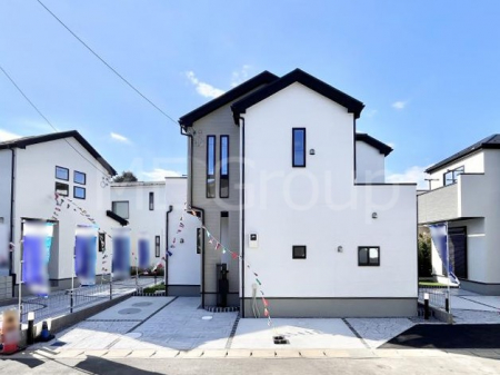 @2\I}Ȃql̒ԂɁB܂AƑ̎]ԃXy[XƂĂ劈B