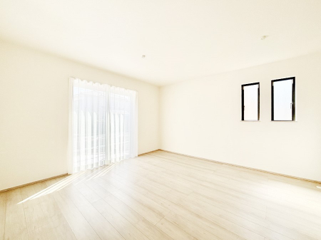 ���r���O�@���邢�z���������A�����̕��͋C�ɖ�������郊�r���O�_�C�j���O