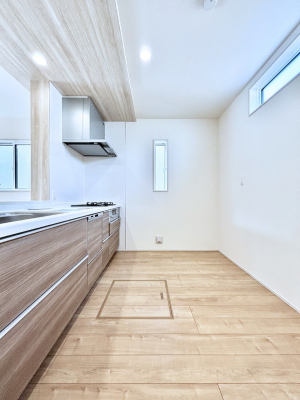 �L�b�`���@�u�₩�ȕ����ʂ蔲����L�b�`���B��������̂Ŗ��邭���C�ɂ��𗧂��܂��B