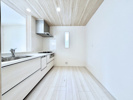 �L�b�`���@�u�₩�ȕ����ʂ蔲����L�b�`���B��������̂Ŗ��邭���C�ɂ��𗧂��܂��B