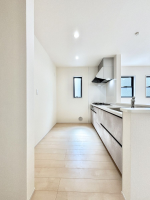 �L�b�`���@�u�₩�ȕ����ʂ蔲����L�b�`���B��������̂Ŗ��邭���C�ɂ��𗧂��܂��B