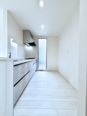 �L�b�`���@�u�₩�ȕ����ʂ蔲����L�b�`���B��������̂Ŗ��邭���C�ɂ��𗧂��܂��B