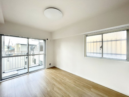 ���̑����ρ@�o���R�j�[���J�������v���X���Ă����m��  