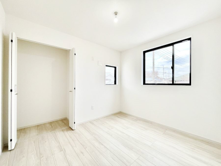 �Q���@�g���₷���`�Ńx�b�g��Ƌ�̒u�����ɂ����邱�Ƃ�����܂���B   