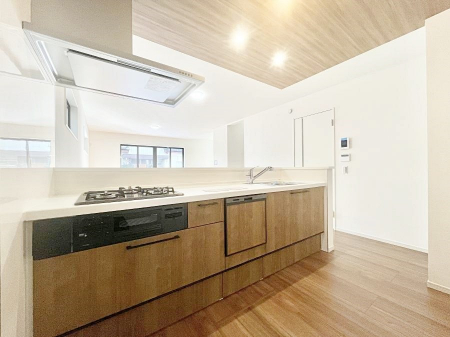 �L�b�`���@�J�E���^�[�z���ɂ��b�������Ȃ��疈���̂������������Ɗy����