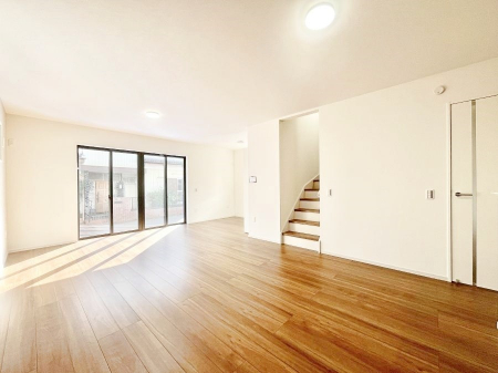 ���r���O�@�����u�������܁v�u��������v�Ƒ��Ƃ̃R�~���j�P�[�V�������[�܂郊�r���O�C���K�i�B