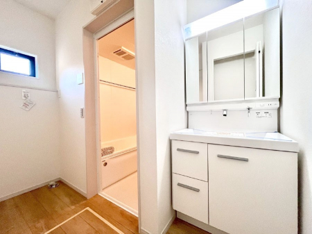 ���̑��@�������̂�����K��Ԃł��B�����̐g�x�x���C�����ǂ����g�������܂��B 