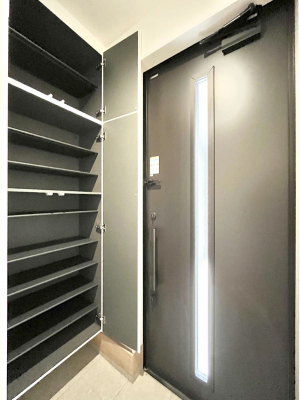 ���̑����ρ@�����Ղ���[�ł���V���[�Y�{�b�N�X�ŉƑ��S���̌C���A���ւ�������B  