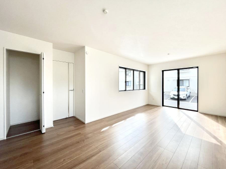 ���r���O�@�������������͋C�̂k�c�j�͉Ƒ��݂�Ȃ̉��K���  