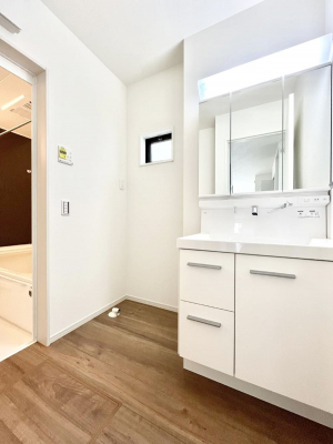 ���̑��@�������̂�����K��Ԃł��B�����̐g�x�x���C�����ǂ����g�������܂��B 