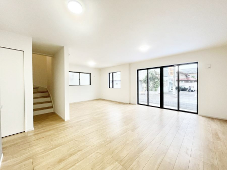 ���r���O�@�傫�ȑ����炽���Ղ�̗z���ƕ����������郊�r���O