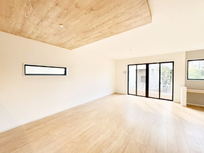 ���r���O�@�傫�ȑ����炽���Ղ�̗z���ƕ����������郊�r���O