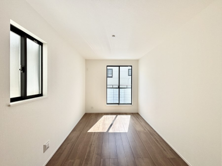 ���̑����ρ@������̃o���R�j�[���������������������S�̂�D������ݍ��݂܂��B