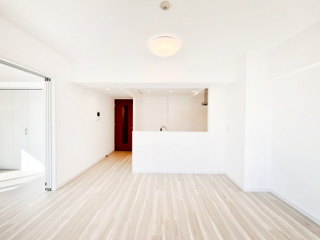 ���̑����ρ@�Ƒ��̏Ί炪���R�Ɛ��܂�Ă���A����ȕ��͋C�̃_�C�j���O�Ɏd�オ���Ă��܂��B