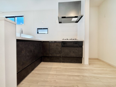 �L�b�`���@�������������I�ɁA�y�����I�V�X�e���L�b�`��  