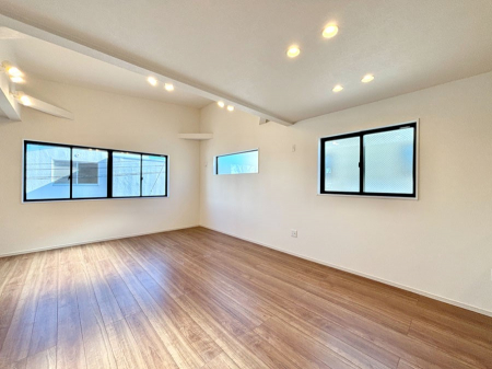 ���̑����ρ@���邢�z���������A�����̕��͋C�ɖ��������_�C�j���O�B   