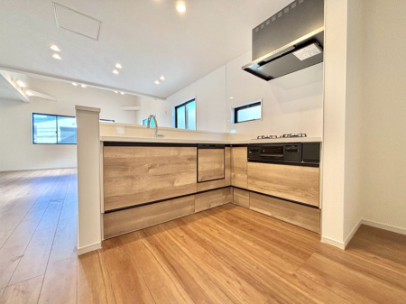 �L�b�`���@���������Ȃ���ł����Ƒ��Ƃ̉�b���y���߂�ΖʃL�b�`��