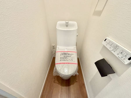 �g�C���@�g�C����1�K��2�K���ꂼ��ɔz�u����Ă��ĂƂĂ��֗��ł��B 