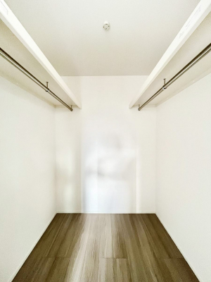 ̑@EH[NCN[[bgtŐԂLpł܂B