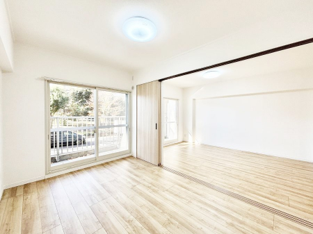 ���̑����ρ@�o���R�j�[���J�������v���X���Ă����m��