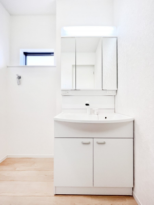 ʑEʏ@X^COɕ֗ȎOʋA~[LrlbgōׂXbL