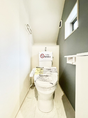 �g�C���@�g�C����1�K��2�K���ꂼ��ɔz�u����Ă��ĂƂĂ��֗��ł��B 