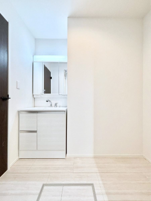 ���ʑ�E���ʏ��@��Ƃ�̐��ʃX�y�[�X�Œ��̐g�x�x���X���[�Y��