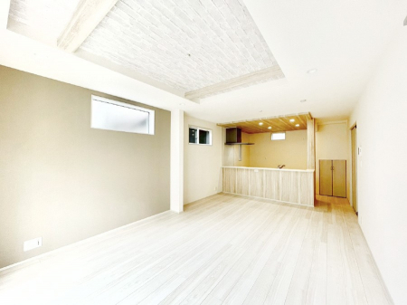 ���̑����ρ@�Ƒ��̏Ί炪���R�Ɛ��܂�Ă���A����ȕ��͋C�̃_�C�j���O�Ɏd�オ���Ă��܂��B