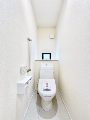 �g�C���@�g�C����1�K��2�K���ꂼ��ɔz�u����Ă��ĂƂĂ��֗��ł��B 