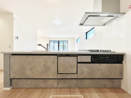 �L�b�`���@�������������I�ɁA�y�����I�V�X�e���L�b�`��