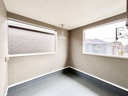 oRj[@Ci[oRj[Ȃ̂ŉJł󕨂oāAʂ̂ŊǂAXy[XƂďd󂵂܂B  