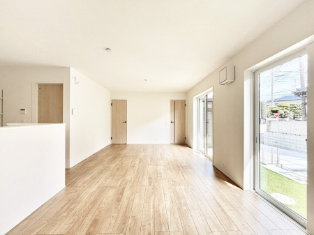 ���r���O�@�Ƒ��c���̎��Ԃ����������Ȃ��났�̃��r���O�_�C�j���O�B   