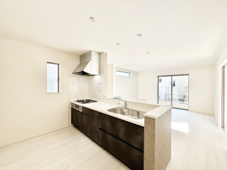 �L�b�`���@���������Ȃ��炲�Ƒ��Ƃ̉�b���y���߂�ΖʃJ�E���^�[�L�b�`��